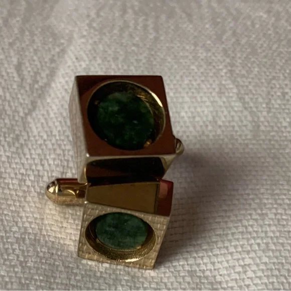 Vintage Cufflinks Gold Tone Square with Green Chrysoprase Stone - Picture 4 of 7